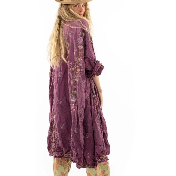 Magnolia Pearl Embroidered Belinay Kimono, Covet OS - Picture 2 of 15